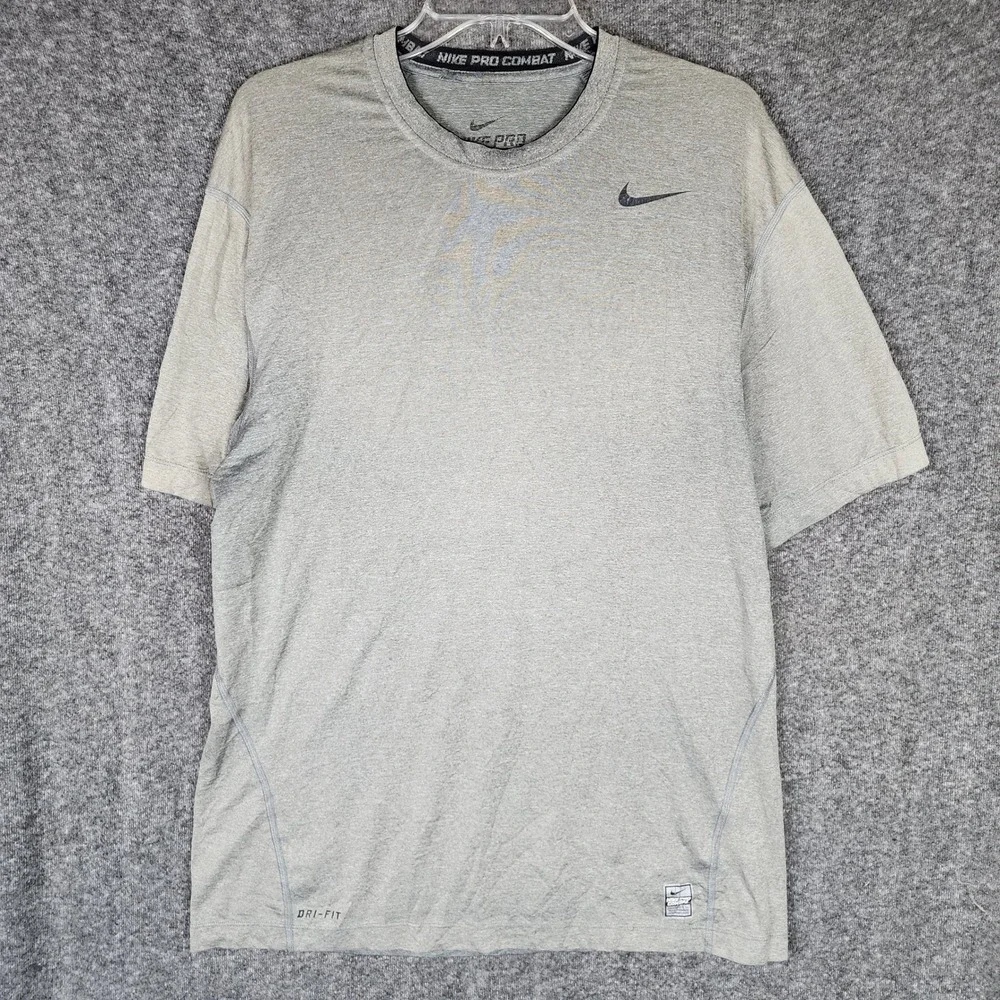 Nike T-Shirt Mens L Pro Combat Gray Fitted Dri-FIT Training Short Sleeve EUC